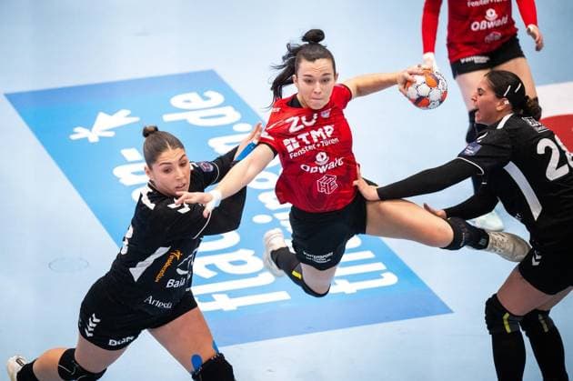 HANDBALL EHF EUROPEAN LEAGUE WOMEN 2025 2026 THC CS MINAUR BAIA MARE FOR EDITORIAL PURPOSES ONLY p 24 01 2026 Bad Langensalza Handball EHF European League Women 2025 2026 Salza Halle Thueringer HC CS Minaur Baia Mare in the photo Kelly De Abreu Rosa 77 Thüringer HC in a duel with Alba Chiara Spugnini SantomÃ 93 CS Minaur Baia Mare and Nikoletta Papp 28 CS Minaur Baia Mare Germany Thuringia Bad Langensalza Copyright SaschaxFromm Copyright: SaschaxFromm doc849zdbkrlhcbsvikshb ,EDITORIAL USE ONLY Copyright: SaschaxFromm
