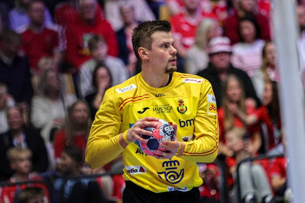 25Hernandez, Sergey in action Match between SPAIN VS DENMARK valid for Men s EHF EURO 2026 at Jyske Bank Boxen in Herning on 24 January 2026. Herning Jyske Bank Boxen Herning Denmark Copyright: xIMAGOx xPRIMExSPORTSxIMAGESx xANGELOxMOREIRAx