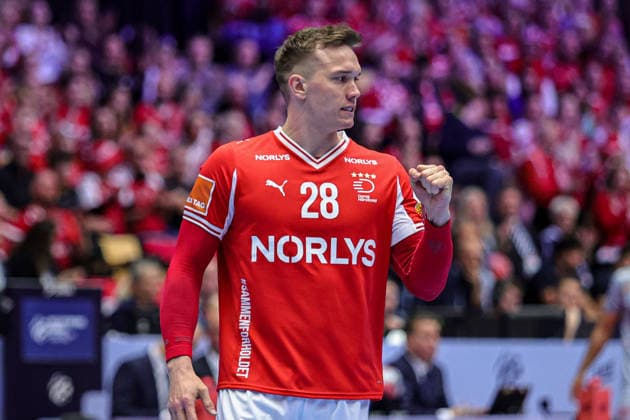 28Andersson, Lasse Bredekjaer in action Match between SPAIN VS DENMARK valid for Men s EHF EURO 2026 at Jyske Bank Boxen in Herning on 24 January 2026. Herning Jyske Bank Boxen Herning Denmark Copyright: xIMAGOx xPRIMExSPORTSxIMAGESx xANGELOxMOREIRAx