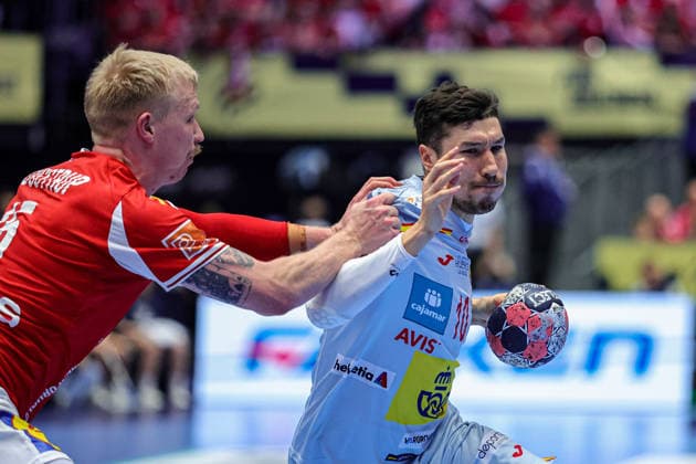 10Dujshebaev, Alex in action Match between SPAIN VS DENMARK valid for Men s EHF EURO 2026 at Jyske Bank Boxen in Herning on 24 January 2026. Herning Jyske Bank Boxen Herning Denmark Copyright: xIMAGOx xPRIMExSPORTSxIMAGESx xANGELOxMOREIRAx