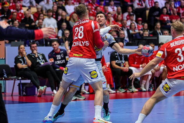 10Dujshebaev, Alex in action Match between SPAIN VS DENMARK valid for Men s EHF EURO 2026 at Jyske Bank Boxen in Herning on 24 January 2026. Herning Jyske Bank Boxen Herning Denmark Copyright: xIMAGOx xPRIMExSPORTSxIMAGESx xANGELOxMOREIRAx