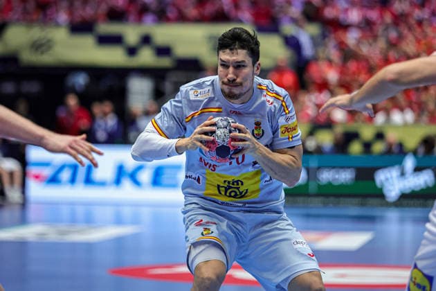10Dujshebaev, Alex in action Match between SPAIN VS DENMARK valid for Men s EHF EURO 2026 at Jyske Bank Boxen in Herning on 24 January 2026. Herning Jyske Bank Boxen Herning Denmark Copyright: xIMAGOx xPRIMExSPORTSxIMAGESx xANGELOxMOREIRAx