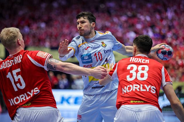 10Dujshebaev, Alex in action Match between SPAIN VS DENMARK valid for Men s EHF EURO 2026 at Jyske Bank Boxen in Herning on 24 January 2026. Herning Jyske Bank Boxen Herning Denmark Copyright: xIMAGOx xPRIMExSPORTSxIMAGESx xANGELOxMOREIRAx
