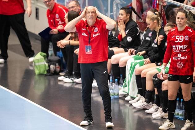 HANDBALL EHF EUROPEAN LEAGUE WOMEN 2025 2026 THC CS MINAUR BAIA MARE FOR EDITORIAL PURPOSES ONLY p 24 01 2026 Bad Langensalza Handball EHF European League Women 2025 2026 Salza Halle Thueringer HC CS Minaur Baia Mare in photo Coach Herbert Mueller Thüringer HC Germany Thueringen Bad Langensalza Copyright SaschaxFromm Copyright: SaschaxFromm doc849zesg03px34h5wslq ,EDITORIAL USE ONLY Copyright: SaschaxFromm