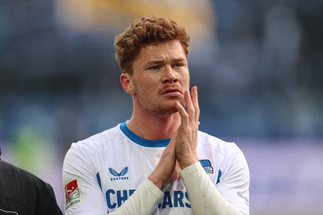 Gronning Sebastian Hertha BSC, 17 after the match with the fans, Karlsruher SC vs Hertha BSC, 2 Bundesliga, Matchday 19, 2025 2026, 24 01 2026, DFL REGULATES PROHIBIT ANY USE OF PHOTOGRAPHS AS IMAGE SEQUENCES AND OR QUASI VIDEO, Karlsruher SC vs Hertha BSC, 2 Bundesliga, Matchday 19, 2025 2026, 24 01 2026 Karlsruhe Copyright: xEibner-Pressefoto JanxPrihodax EP_JPA