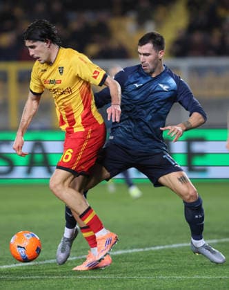 January 24, 2026, Lecce, Italia: US Lecce s Omri Gandelman (L) and SS Lazio s Alessio Romagnoli (R) in action during the Italian Serie A soccer match US Lecce - SS Lazio at the Via del Mare stadium in Lecce, Italy, 24 January 2026. ANSA ABBONDANZA SCURO LEZZI Serie A: Lecce - Lazio  - ZUMAa110 20260124_zaf_a110_031 Copyright: xAbbondanzaxScuroxLezzix