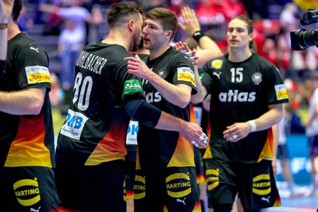 24 01 2026, Handball, Men s EHF EURO 2026, Germany Norway, Jyske Bank Boxing in Herning, Denmark, Main Round Final celebration after the German victory against Norway Jannik Kohlbacher Germany 80 Lukas Zerbe Germany 17 Lukas Zerbe Germany 17 Denmark