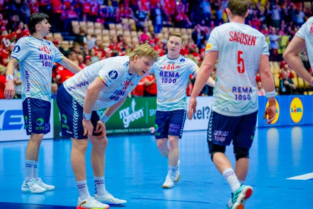 Handball European Championship 2026 Germany Norway Herning, Denmark 20260124 Simen Lyse, Martin Hovde and August Pedersen after the European Championship handball match between Germany and Norway in the Boxen arena in Herning Photo Stian Lysberg Solum NTB Herning Denmark EDITORIAL USE ONLY RESTRICTED USE FOR BETTING COMPANIES  Copyright: xStianxLysbergxSolumx xNTBx