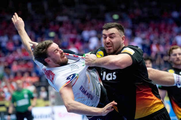 European Men s Handball Championship Germany Norway Norway s Simen Schoenningsen in action with Germany s Jannik Kohlbacher during the men s handball match between Germany and Norway in EHF Euro 2026 Group B at Jyske Bank Boxen in Herning, Saturday, January 24, 2026 Photo Bo Amstrup Ritzau Scanpix , Herning Denmark Mors  Copyright: BoxAmrstrupx xRitzauxScanpix BoxAmstrupx spdk20260124-222952-L