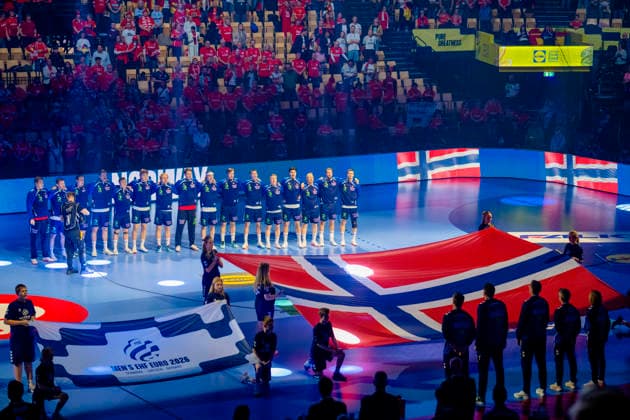 Handball European Championship 2026 Germany Norway Herning, Denmark 20260124 Handball players during the national anthem before the European Championship handball match between Germany and Norway in the Boxen arena in Herning Photo Stian Lysberg Solum NTB Herning Denmark EDITORIAL USE ONLY RESTRICTED USE FOR BETTING COMPANIES  Copyright: xStianxLysbergxSolumx xNTBx