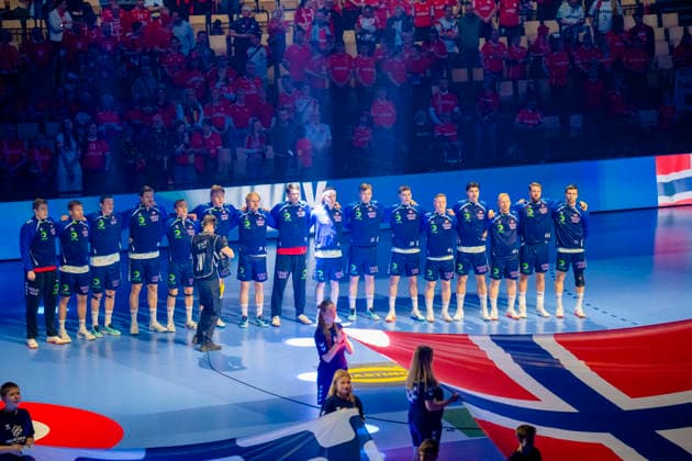 Handball European Championship 2026 Germany Norway Herning, Denmark 20260124 Handball players during the national anthem before the European Championship handball match between Germany and Norway in the Boxen arena in Herning Photo Stian Lysberg Solum NTB Herning Denmark EDITORIAL USE ONLY RESTRICTED USE FOR BETTING COMPANIES  Copyright: xStianxLysbergxSolumx xNTBx