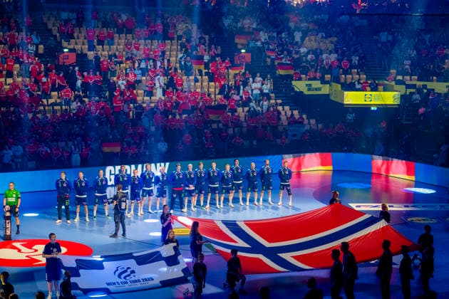 Handball European Championship 2026 Germany Norway Herning, Denmark 20260124 Handball players during the national anthem before the European Championship handball match between Germany and Norway in the Boxen arena in Herning Photo Stian Lysberg Solum NTB Herning Denmark EDITORIAL USE ONLY RESTRICTED USE FOR BETTING COMPANIES  Copyright: xStianxLysbergxSolumx xNTBx