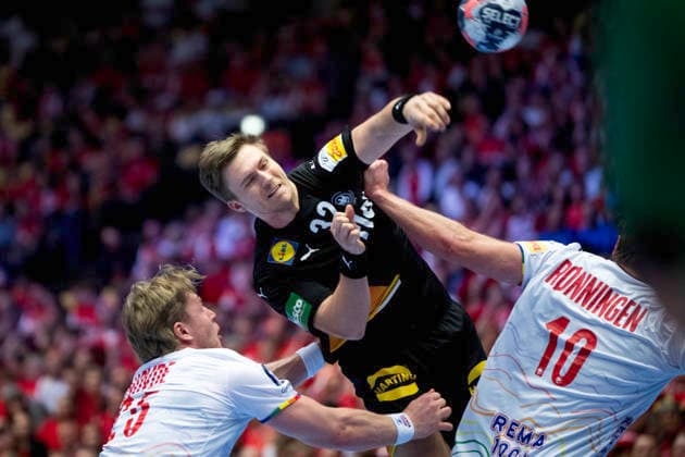 EM Men s Handball Germany Norway Germany s Franz Semper in action with Norway s Martin Hovde and Vetle Roenningen during the men s handball match between Germany and Norway in EHF Euro 2026 Group B at Jyske Bank Boxen in Herning, Saturday, January 24, 2026 Photo Bo Amstrup Ritzau Scanpix , Herning Denmark Mors  Copyright: BoxAmrstrupx xRitzauxScanpix BoxAmstrupx spdk20260124-224540-L