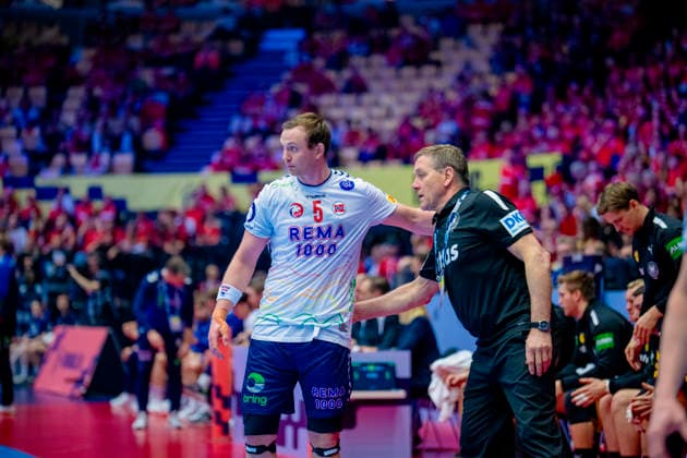 Handball European Championship 2026 Germany Norway Herning, Denmark 20260124 Sander Sagosen and Germany s coach Alfred Gislason during the European Championship handball match between Germany and Norway at the Boxen arena in Herning Photo Stian Lysberg Solum NTB Herning Denmark EDITORIAL USE ONLY RESTRICTED USE FOR BETTING COMPANIES  Copyright: xStianxLysbergxSolumx xNTBx