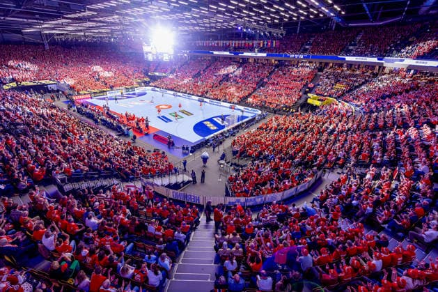 24 01 2026, Handball, Men s EHF EURO 2026, Denmark Spain, Jyske Bank Boxen in Herning, Denmark, Main Round overview photo overview spectators visitors pitch full handball fans spectator number location, venue interior view interior overview photo sports venue Denmark