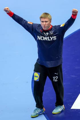 24 01 2026, Handball, Men s EHF EURO 2026, Denmark Spain, Jyske Bank Boxen in Herning, Denmark, Main Round Emil Nielsen Denmark 12 cheering Denmark
