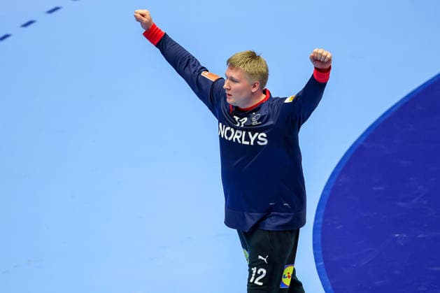 24 01 2026, Handball, Men s EHF EURO 2026, Denmark Spain, Jyske Bank Boxen in Herning, Denmark, Main Round Emil Nielsen Denmark 12 cheering Denmark