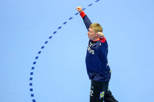 24 01 2026, Handball, Men s EHF EURO 2026, Denmark Spain, Jyske Bank Boxen in Herning, Denmark, Main Round Emil Nielsen Denmark 12 cheering Denmark