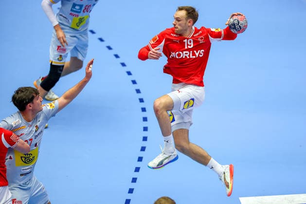 24 01 2026, Handball, Men s EHF EURO 2026, Denmark Spain, Jyske Bank Boxen in Herning, Denmark, Main Round Mathias Gidsel Denmark 19 throws on goal Denmark