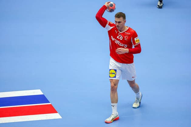 24 01 2026, Handball, Men s EHF EURO 2026, Denmark Spain, Jyske Bank Boxen in Herning, Denmark, Main Round Lasse Bredekjaer Andersson Denmark 28 Denmark
