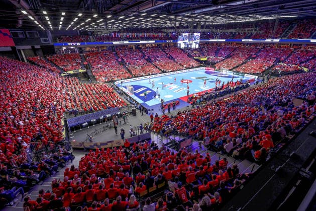 24 01 2026, Handball, Men s EHF EURO 2026, Denmark Spain, Jyske Bank Boxen in Herning, Denmark, Main Round overview photo overview spectators visitors pitch full handball fans spectator number location, venue interior view interior overview photo sports venue Denmark