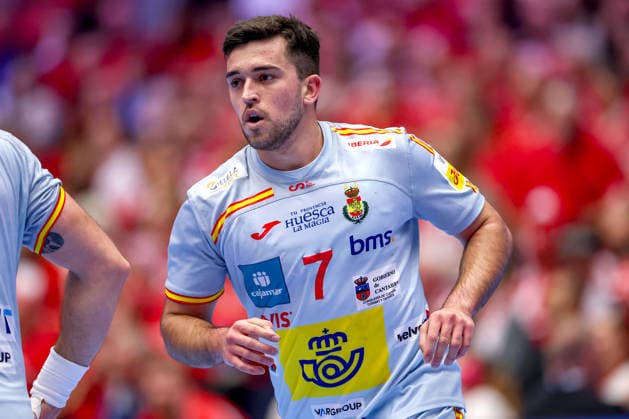 24 01 2026, Handball, Men s EHF EURO 2026, Denmark Spain, Jyske Bank Boxen in Herning, Denmark, Main Round Jan Gurri Aregay Espania 07 Denmark