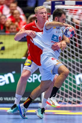 24 01 2026, Handball, Men s EHF EURO 2026, Denmark Spain, Jyske Bank Boxen in Herning, Denmark, Main Round Magnus Saugstrup Jensen Denmark 15 in a duel against Ian Tarrafeta Serrano Espania 09 Denmark