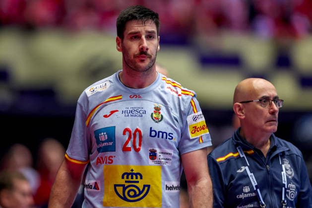 24 01 2026, Handball, Men s EHF EURO 2026, Denmark Spain, Jyske Bank Boxen in Herning, Denmark, Main Round Abel Serdio Guntin Espania 20 Denmark