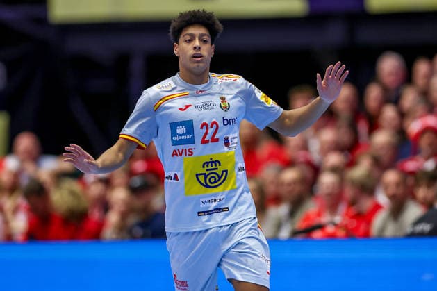 24 01 2026, Handball, Men s EHF EURO 2026, Denmark Spain, Jyske Bank Boxen in Herning, Denmark, Main Round Marcos Fis Ballester Espania 22 Denmark