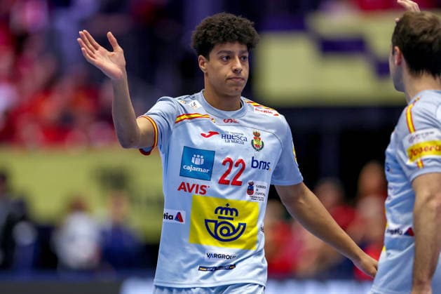 24 01 2026, Handball, Men s EHF EURO 2026, Denmark Spain, Jyske Bank Boxen in Herning, Denmark, Main Round Marcos Fis Ballester Espania 22 Denmark