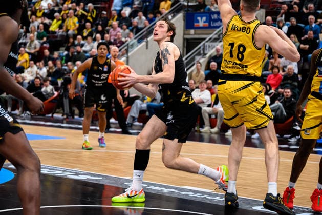 Ludwigsburg, BBL 25 26 MHP Riesen Ludwigsburg vs Basketball Loewen Braunschweig Benjamin Schroeder Schröder Braunschweig Ludwigsburg MHP Arena Baden Württemberg Germany
