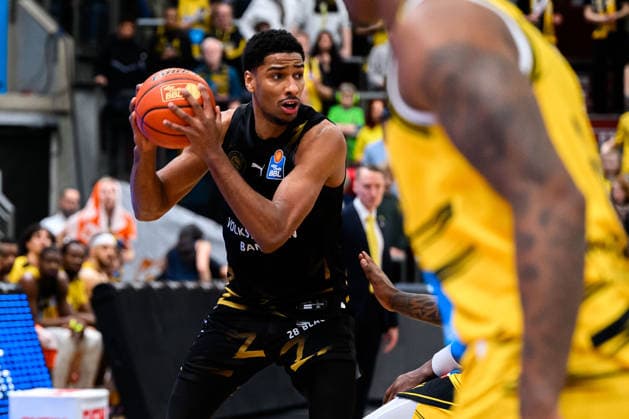 Ludwigsburg, BBL 25 26 MHP Riesen Ludwigsburg vs Basketball Loewen Braunschweig David Nguessan Braunschweig Ludwigsburg MHP Arena Baden Württemberg Germany