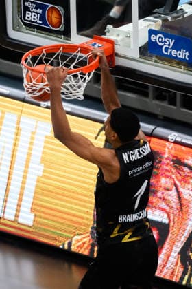 Ludwigsburg, BBL 25 26 MHP Riesen Ludwigsburg vs Basketball Loewen Braunschweig David Nguessan Braunschweig Ludwigsburg MHP Arena Baden Württemberg Germany