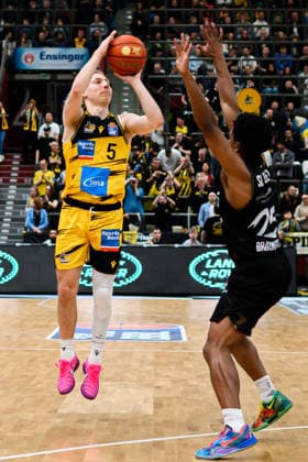 Ludwigsburg, BBL 25 26 MHP Riesen Ludwigsburg vs Basketball Loewen Braunschweig Toms Skuja Ludwigsburg , Grant Sherfield Braunschweig Ludwigsburg MHP Arena Baden Württemberg Germany