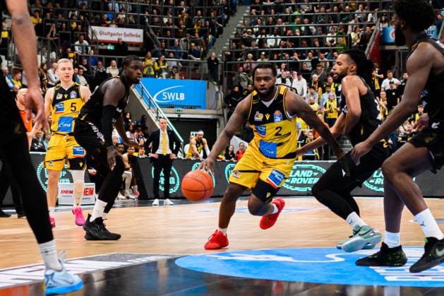 Ludwigsburg, BBL 25 26 MHP Riesen Ludwigsburg vs Basketball Loewen Braunschweig Traveon Buchanan Ludwigsburg Ludwigsburg MHP Arena Baden Württemberg Germany