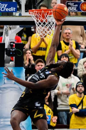 Ludwigsburg, BBL 25 26 MHP Riesen Ludwigsburg vs Basketball Loewen Braunschweig Oluwasimisola Shittu Braunschweig Ludwigsburg MHP Arena Baden Württemberg Germany