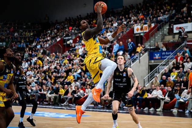 Ludwigsburg, BBL 25 26 MHP Riesen Ludwigsburg vs Basketball Loewen Braunschweig Babacar Sane Ludwigsburg Ludwigsburg MHP Arena Baden Württemberg Germany