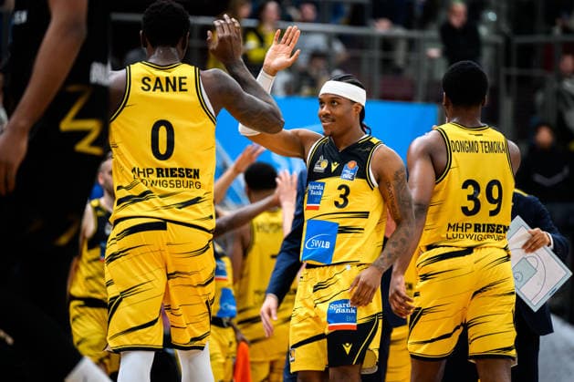 Ludwigsburg, BBL 25 26 MHP Riesen Ludwigsburg vs Basketball Loewen Braunschweig Babacar Sane Ludwigsburg , Stefan Smith Ludwigsburg Ludwigsburg MHP Arena Baden Württemberg Germany