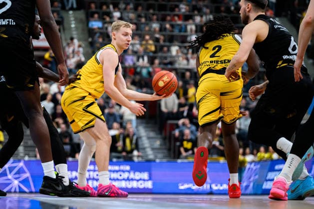 Ludwigsburg, BBL 25 26 MHP Riesen Ludwigsburg vs Basketball Loewen Braunschweig Toms Skuja Ludwigsburg , Traveon Buchanan Ludwigsburg Ludwigsburg MHP Arena Baden Württemberg Germany