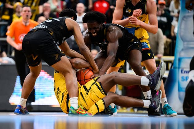 Ludwigsburg, BBL 25 26 MHP Riesen Ludwigsburg vs Basketball Loewen Braunschweig Grant Sherfield Braunschweig , Maxwell Dongmo Temoka Ludwigsburg , Oluwasimisola Shittu Braunschweig Ludwigsburg MHP Arena Baden Württemberg Germany
