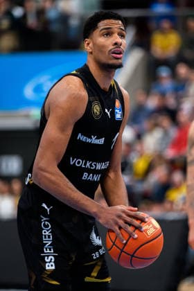 Ludwigsburg, BBL 25 26 MHP Riesen Ludwigsburg vs Basketball Loewen Braunschweig David Nguessan Braunschweig Ludwigsburg MHP Arena Baden Württemberg Germany