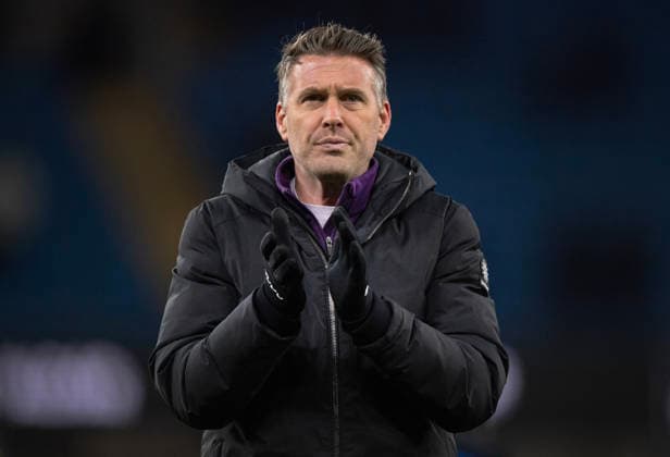 Manchester City v Wolverhampton Wanderers - Premier League MANCHESTER, ENGLAND - JANUARY 24: Wolverhampton Wanderers manager Rob Edwards acknowledges the fans after the Premier League match between Manchester City and Wolverhampton Wanderers at Etihad Stadium on January 24, 2026 in Manchester, England. Rob Edwards Manchester Etihad Stadium England United Kingdom Copyright: xVisionhausx 776340582