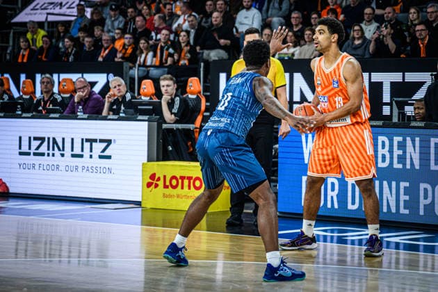 Neu Ulm, Germany, 24 01 26 DJ Horne MLP Academics Heidelberg and Mark Smith ratiopharm ulm battle for the ball during the Basketball Bundesliga match between ratiopharm ulm vs MLP Academics Heidelberg at the ratiopharm Arena on January 24, 2026 in Neu Ulm, Germany Photo by Harry Langer DeFodi Images ratiopharm Arena, Germany, 24 01 26 DJ Horne MLP Academics Heidelberg and Mark Smith ratiopharm ulm battle for the ball during the Basketball Bundesliga match between ratiopharm ulm vs MLP Academics Heidelberg at Neu Ulm on January 24, 2026 in ratiopharm Arena, Germany Photo by Harry Langer DeFodi Images Photo by Harry Langer DeFodi Images
