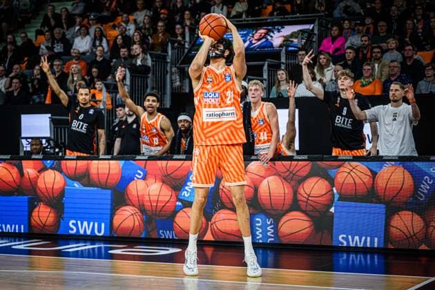Neu Ulm, Germany, 24 01 26 Alec Anigbata ratiopharm ulm in action, on the ball, single action during the Basketball Bundesliga match between ratiopharm ulm vs MLP Academics Heidelberg at ratiopharm Arena on January 24, 2026 in Neu Ulm, Germany Photo by Harry Langer DeFodi Images ratiopharm Arena, Germany, 24 01 26 Alec Anigbata ratiopharm ulm controls the Ball during the Basketball Bundesliga match between ratiopharm ulm vs MLP Academics Heidelberg at Neu Ulm on January 24, 2026 in ratiopharm Arena, Germany Photo by Harry Langer DeFodi Images Photo by Harry Langer DeFodi Images