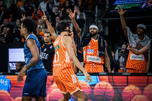 Neu Ulm, Germany, 24 01 26 Alec Anigbata ratiopharm ulm gestures, gestures, cheers during the Basketball Bundesliga match between ratiopharm ulm vs MLP Academics Heidelberg at ratiopharm Arena on January 24, 2026 in Neu Ulm, Germany Photo by Harry Langer DeFodi Images ratiopharm Arena, Germany, 24 01 26 Alec Anigbata ratiopharm ulm gestures during the Basketball Bundesliga match between ratiopharm ulm vs MLP Academics Heidelberg at Neu Ulm on January 24, 2026 in ratiopharm Arena, Germany Photo by Harry Langer DeFodi Images Photo by Harry Langer DeFodi Images