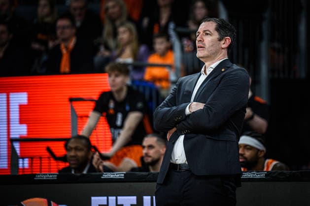 Neu Ulm, Germany, 24 01 26 Head Coach Ty Harrelson ratiopharm ulm Looks on during the Basketball Bundesliga match between ratiopharm ulm vs MLP Academics Heidelberg at ratiopharm Arena on January 24, 2026 in Neu Ulm, Germany Photo by Harry Langer DeFodi Images ratiopharm Arena, Germany, 24 01 26 Head Coach Ty Harrelson ratiopharm ulm Looks on during the Basketball Bundesliga match between ratiopharm ulm vs MLP Academics Heidelberg at Neu Ulm on January 24, 2026 in ratiopharm Arena, Germany Photo by Harry Langer DeFodi Images Photo by Harry Langer DeFodi Images