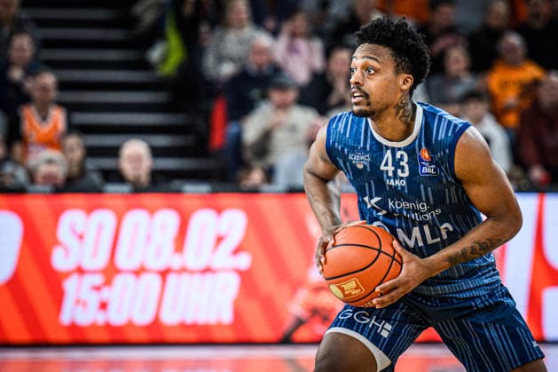 Neu Ulm, Germany, 24 01 26 Eric Reed Jr MLP Academics Heidelberg in action, on the ball, single action during the Basketball Bundesliga match between ratiopharm ulm vs MLP Academics Heidelberg at ratiopharm Arena on January 24, 2026 in Neu Ulm, Germany Photo by Harry Langer DeFodi Images ratiopharm Arena, Germany, 24 01 26 Eric Reed Jr MLP Academics Heidelberg controls the Ball during the Basketball Bundesliga match between ratiopharm ulm vs MLP Academics Heidelberg at Neu Ulm on January 24, 2026 in ratiopharm Arena, Germany Photo by Harry Langer DeFodi Images Photo by Harry Langer DeFodi Images