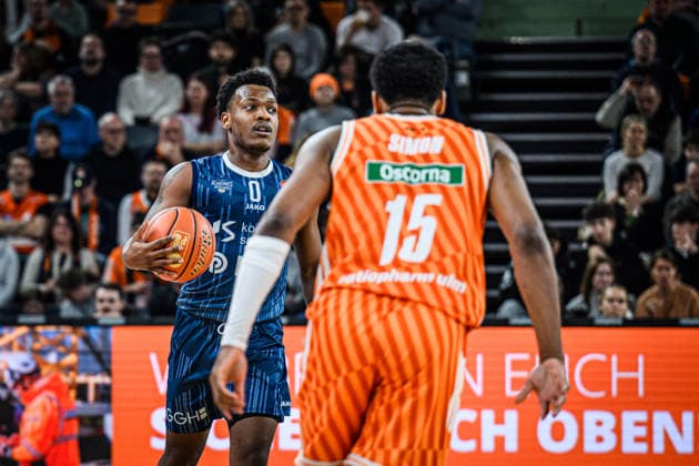 Neu Ulm, Germany, 24 01 26 DJ Horne MLP Academics Heidelberg and Justin Simon ratiopharm ulm battle for the ball during the Basketball Bundesliga match between ratiopharm ulm vs MLP Academics Heidelberg at ratiopharm Arena on January 24, 2026 in Neu Ulm, Germany Photo by Harry Langer DeFodi Images ratiopharm Arena, Germany, 24 01 26 DJ Horne MLP Academics Heidelberg and Justin Simon ratiopharm ulm battle for the ball during the Basketball Bundesliga match between ratiopharm ulm vs MLP Academics Heidelberg at Neu Ulm on January 24, 2026 in ratiopharm Arena, Germany Photo by Harry Langer DeFodi Images Photo by Harry Langer DeFodi Images