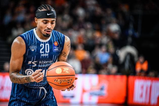 Neu Ulm, Germany, 24 01 26 Michael Weathers MLP Academics Heidelberg in action, on the ball, single action during the Basketball Bundesliga match between ratiopharm ulm vs MLP Academics Heidelberg at ratiopharm Arena on January 24, 2026 in Neu Ulm, Germany Photo by Harry Langer DeFodi Images ratiopharm Arena, Germany, 24 01 26 Michael Weathers MLP Academics Heidelberg controls the Ball during the Basketball Bundesliga match between ratiopharm ulm vs MLP Academics Heidelberg at Neu Ulm on January 24, 2026 in ratiopharm Arena, Germany Photo by Harry Langer DeFodi Images Photo by Harry Langer DeFodi Images