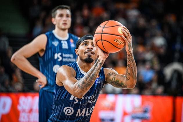 Neu Ulm, Germany, 24 01 26 Michael Weathers MLP Academics Heidelberg in action, on the ball, single action during the Basketball Bundesliga match between ratiopharm ulm vs MLP Academics Heidelberg at ratiopharm Arena on January 24, 2026 in Neu Ulm, Germany Photo by Harry Langer DeFodi Images ratiopharm Arena, Germany, 24 01 26 Michael Weathers MLP Academics Heidelberg controls the Ball during the Basketball Bundesliga match between ratiopharm ulm vs MLP Academics Heidelberg at Neu Ulm on January 24, 2026 in ratiopharm Arena, Germany Photo by Harry Langer DeFodi Images Photo by Harry Langer DeFodi Images